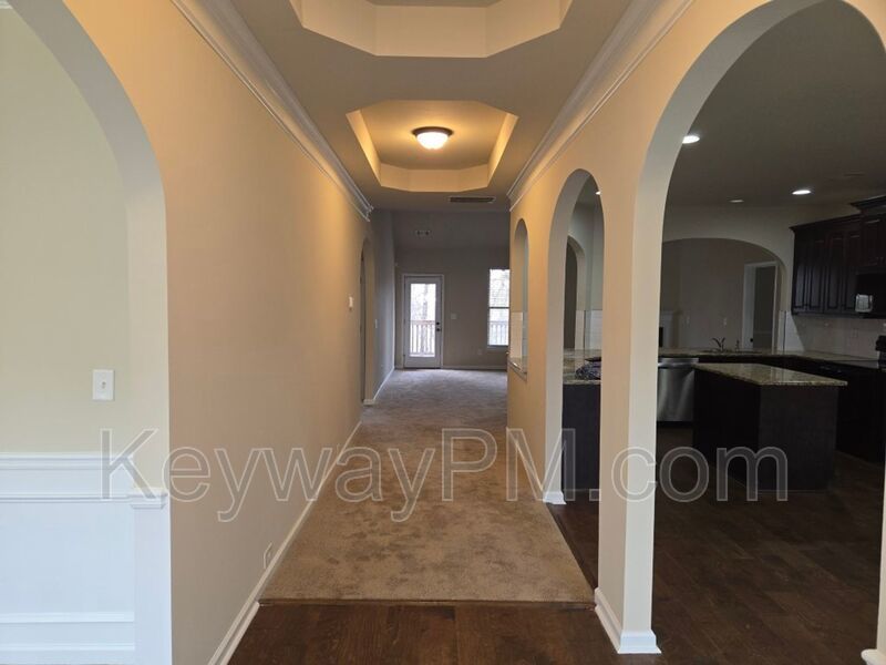 5370 Bull Street - Elderberry property image