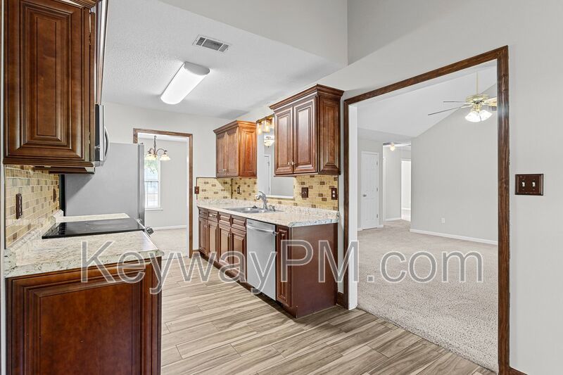 5 Astor Court property image