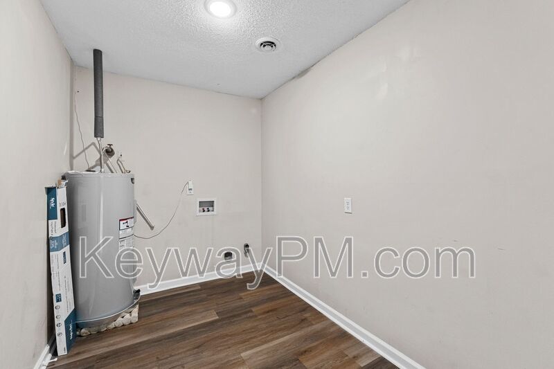 2631 Drayton Dr - McDuffie Woods property image
