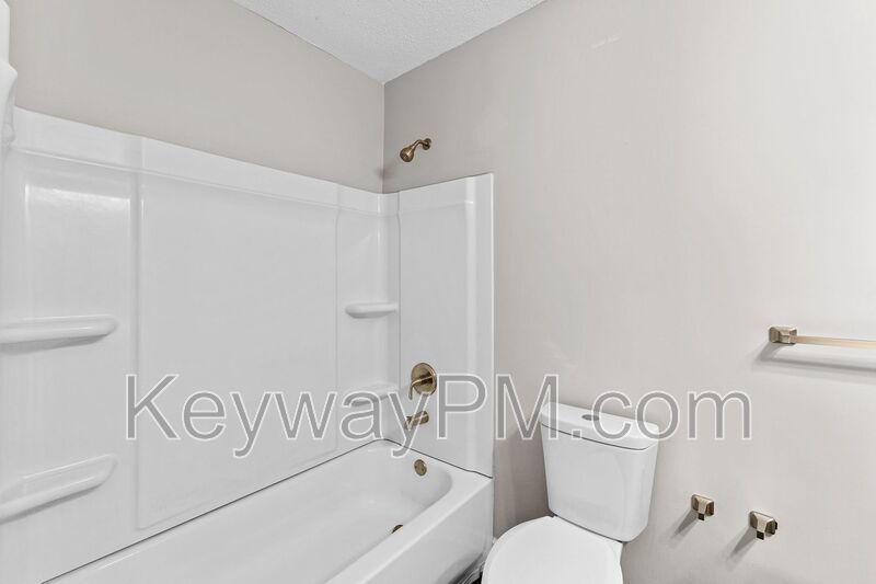 2631 Drayton Dr - McDuffie Woods property image