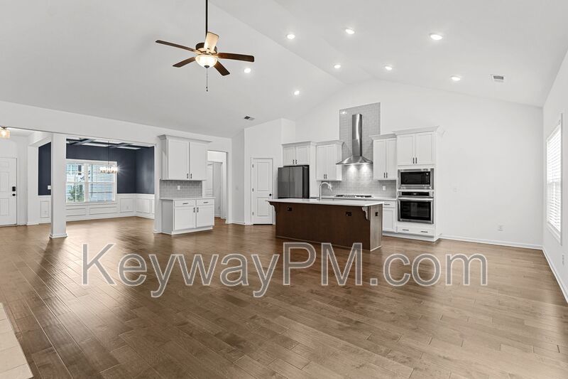 3004 Earlham Way - Quaker Knoll property image