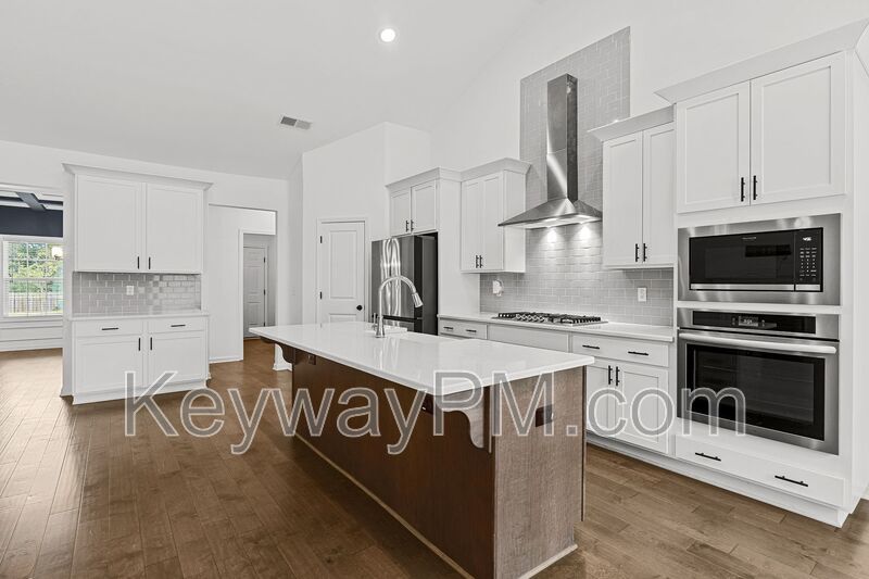 3004 Earlham Way - Quaker Knoll property image