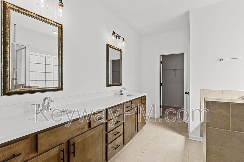 3004 Earlham Way - Quaker Knoll property image