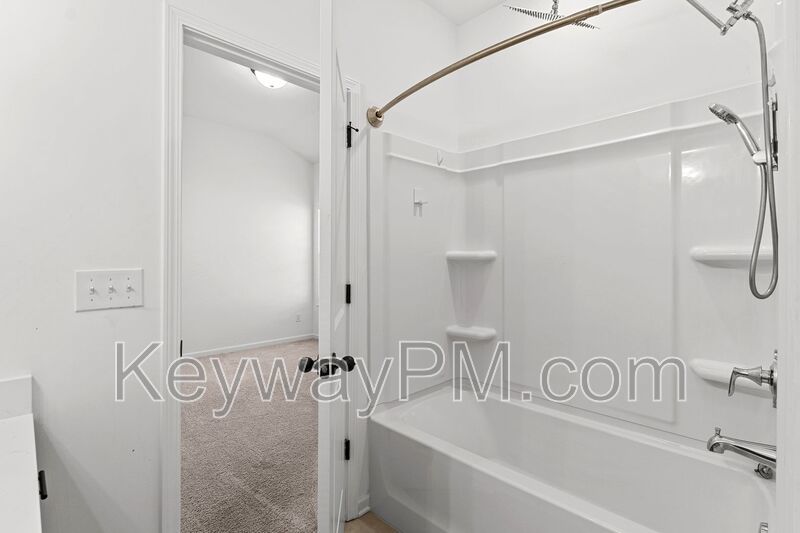 3004 Earlham Way - Quaker Knoll property image