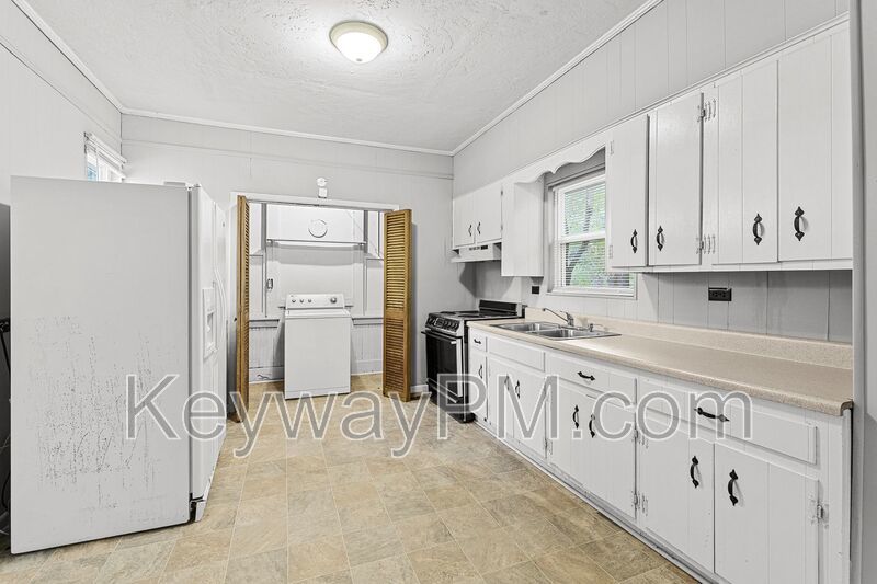 1914 Warren Street property image