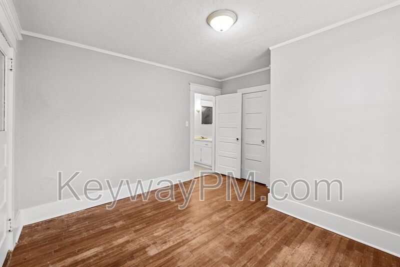 1914 Warren Street property image