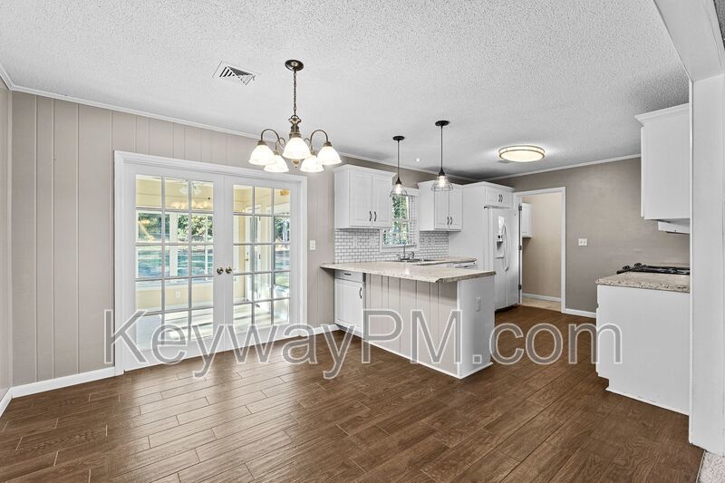 2136 Pine Log Rd. property image