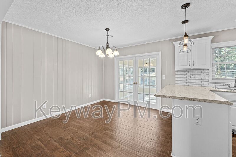 2136 Pine Log Rd. property image