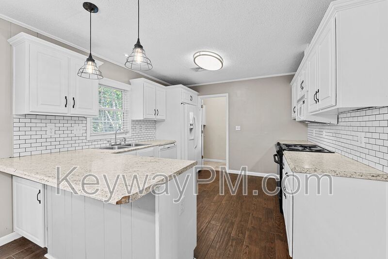 2136 Pine Log Rd. property image