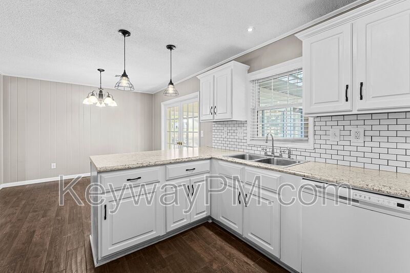 2136 Pine Log Rd. property image