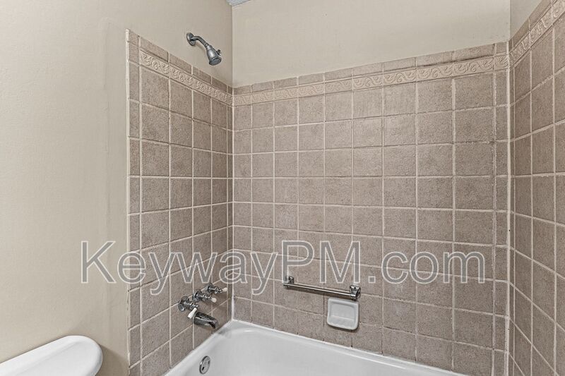 2136 Pine Log Rd. property image