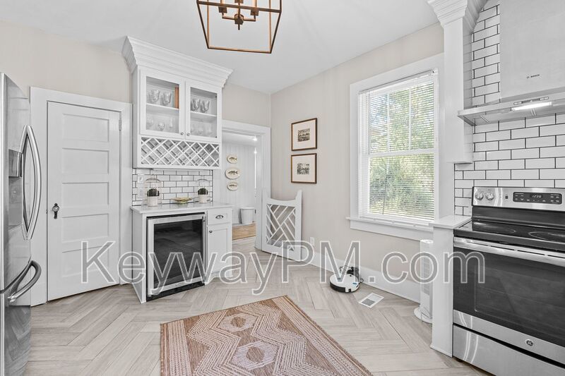 1827 McDowell Street property image