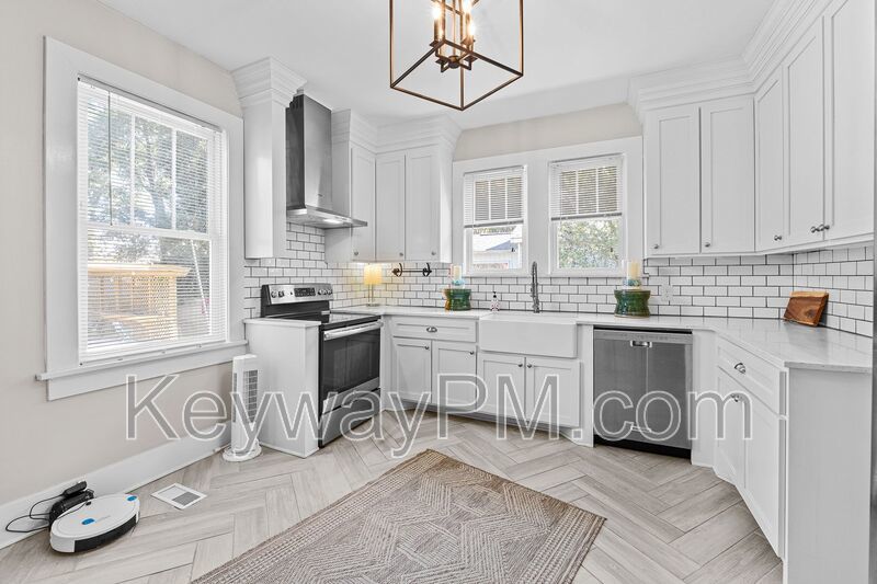 1827 McDowell Street property image