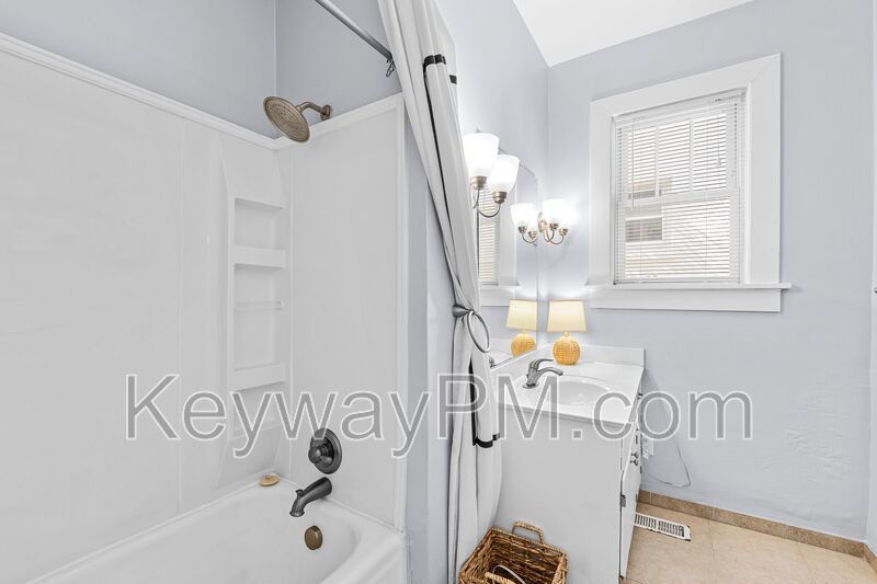 1827 McDowell Street property image