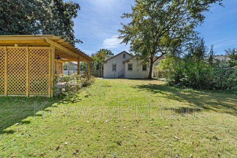 1827 McDowell Street property image