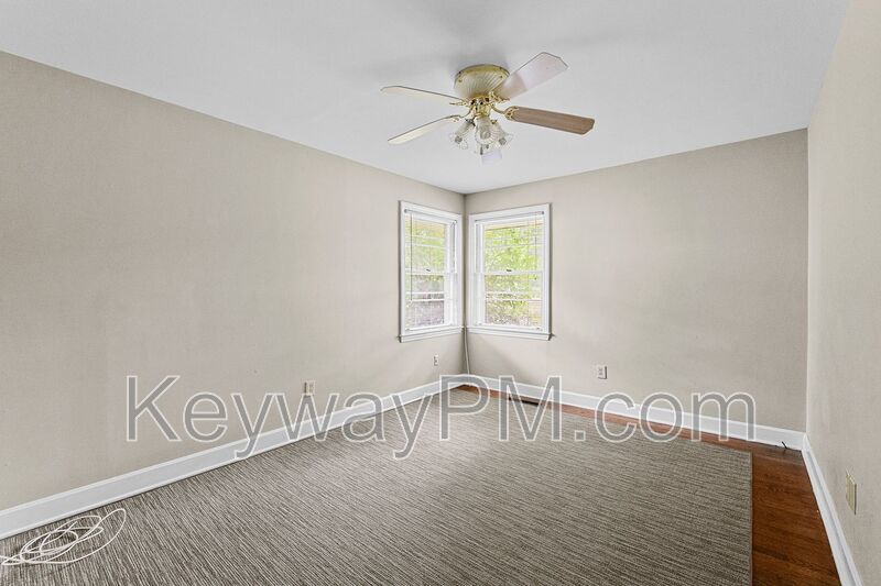 13 Erskine Lane - College Acres property image