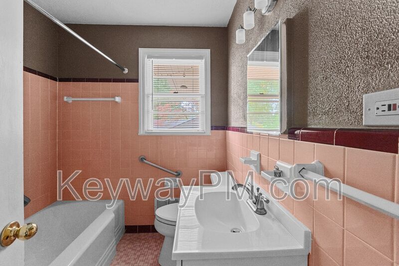 13 Erskine Lane - College Acres property image