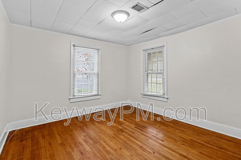 1870 Kissingbower Road property image