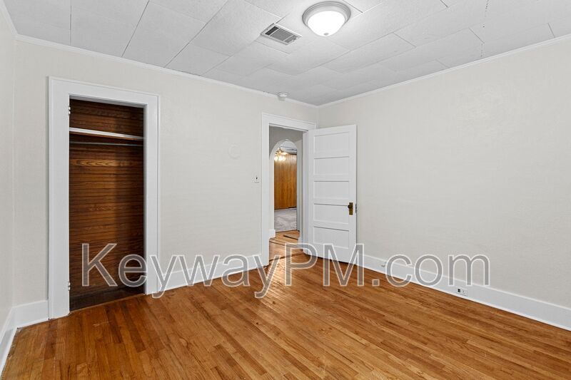 1870 Kissingbower Road property image