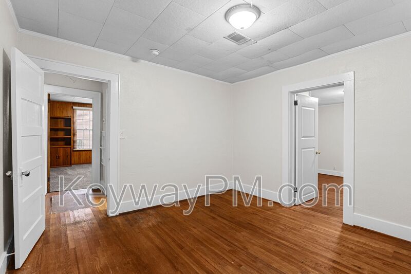 1870 Kissingbower Road property image