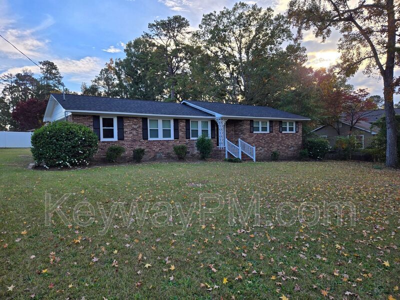 4580 Hickory Drive - Pineland Estates property image