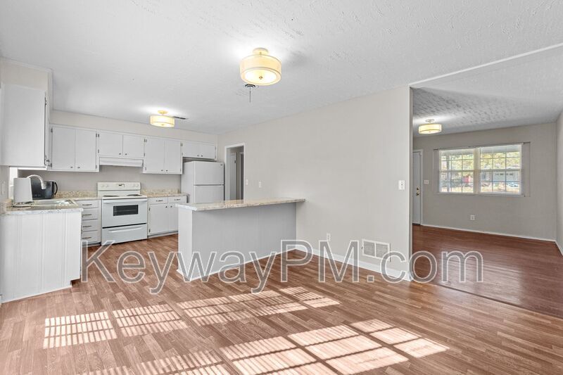 2021 Fernwood Circle - Fernwood property image