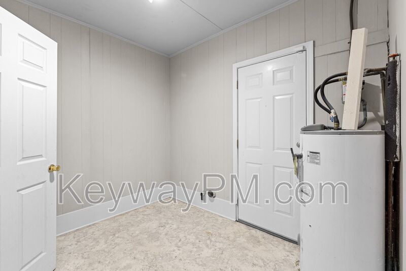 2021 Fernwood Circle - Fernwood property image