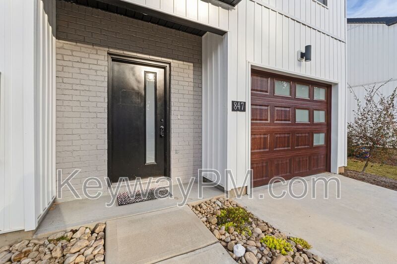 847 Felix Way - Green Forest property image