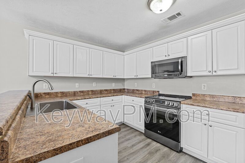 122 Oakwood Drive - Oakwood Estates property image