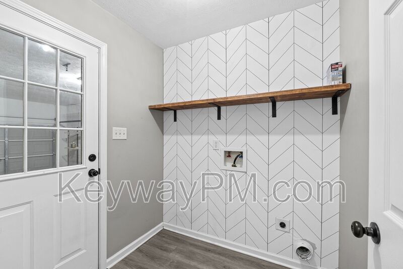 122 Oakwood Drive - Oakwood Estates property image