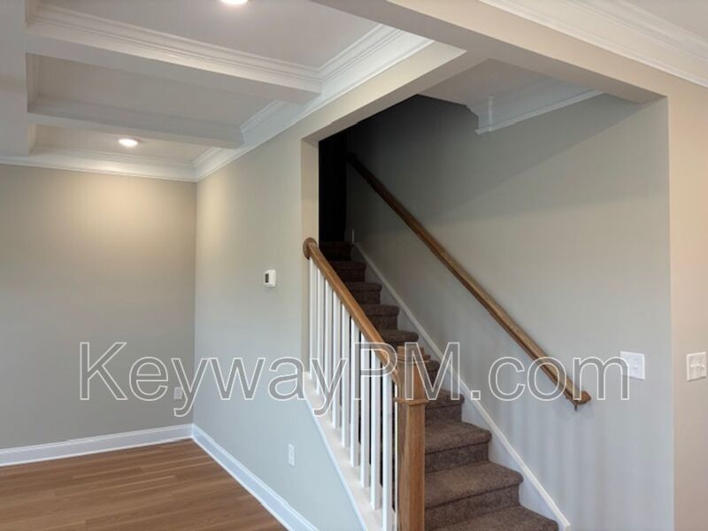 515 Yuma Lane - Village Square property image