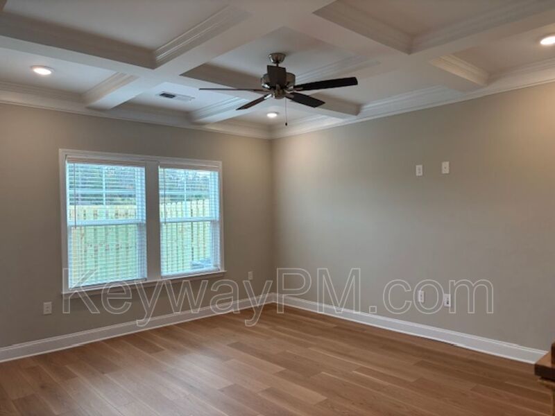 515 Yuma Lane - Village Square property image