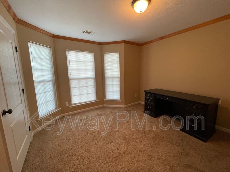 811 Oshields Court - Magnolia Ridge property image