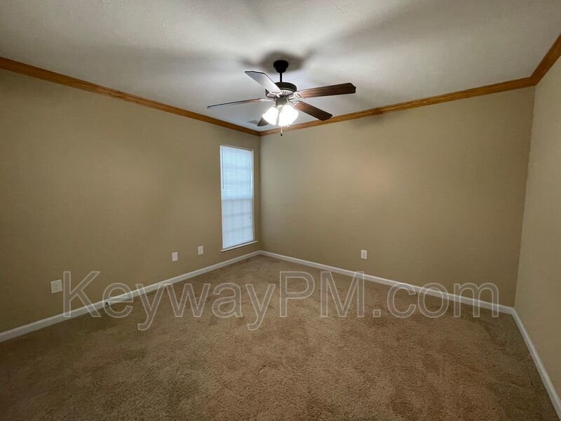 811 Oshields Court - Magnolia Ridge property image