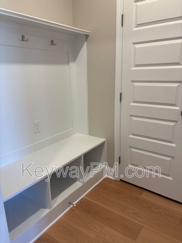 527 Yuma Lane- Village Square property image