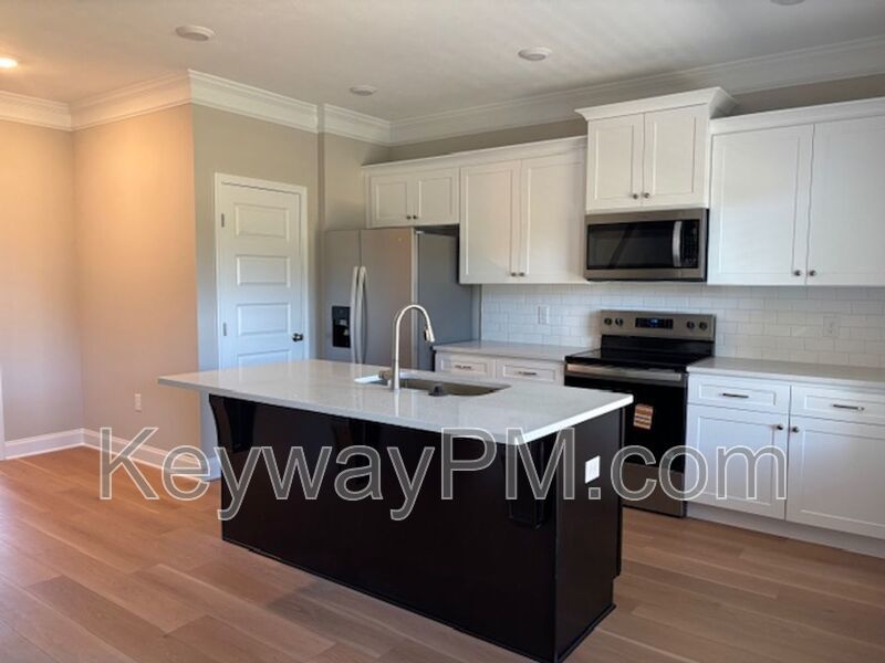 527 Yuma Lane- Village Square property image