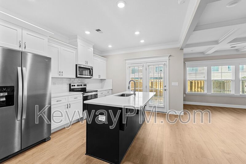 3205 Venetian Drive - Village Square property image