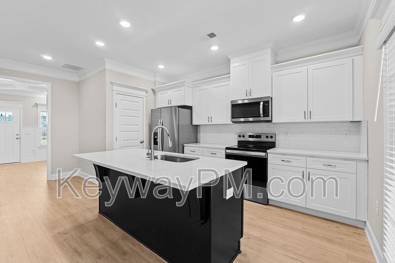 3205 Venetian Drive - Village Square property image