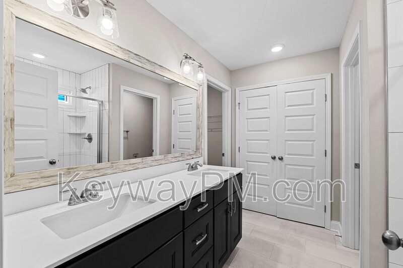 3205 Venetian Drive - Village Square property image