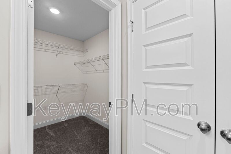 3205 Venetian Drive - Village Square property image