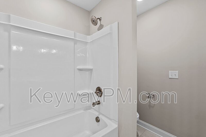 3205 Venetian Drive - Village Square property image