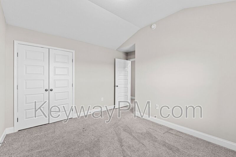 3205 Venetian Drive - Village Square property image