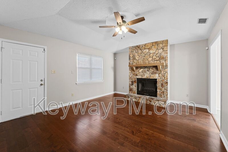 3403 Pine Hill - Green Forest property image