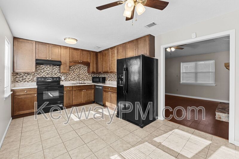 3403 Pine Hill - Green Forest property image