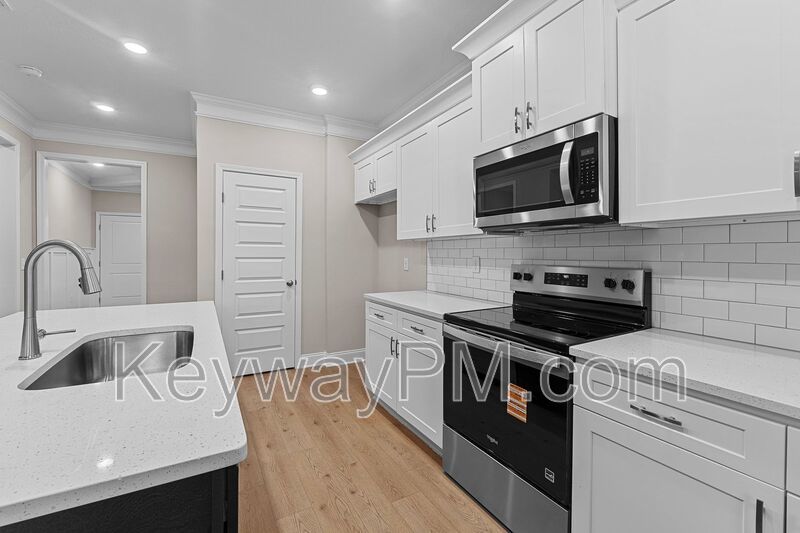 563 Yuma - Village Square property image