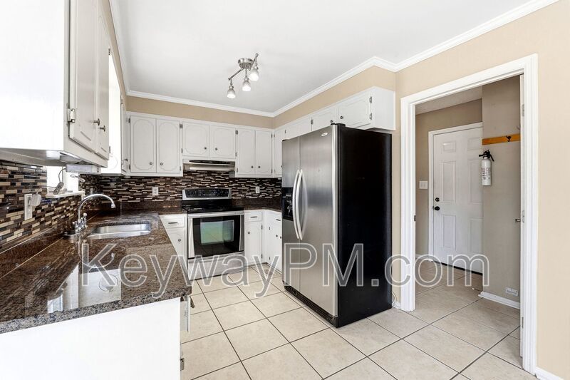 3918 Carson Cutoff - Carson Cutoff @ Petersburg Station property image