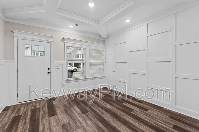 3070 Venetian Drive - Village Square property image