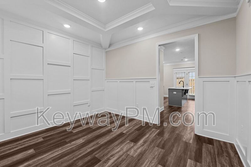 3070 Venetian Drive - Village Square property image