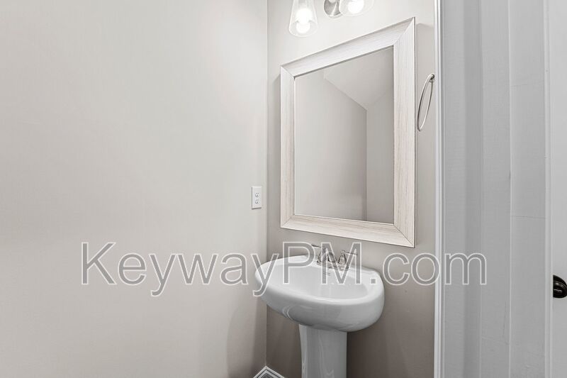 3070 Venetian Drive - Village Square property image