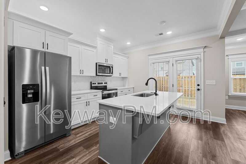 3070 Venetian Drive - Village Square property image